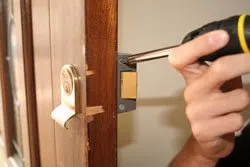 Locksmith Key Store Houston, TX 713-470-0695 - lock-opening